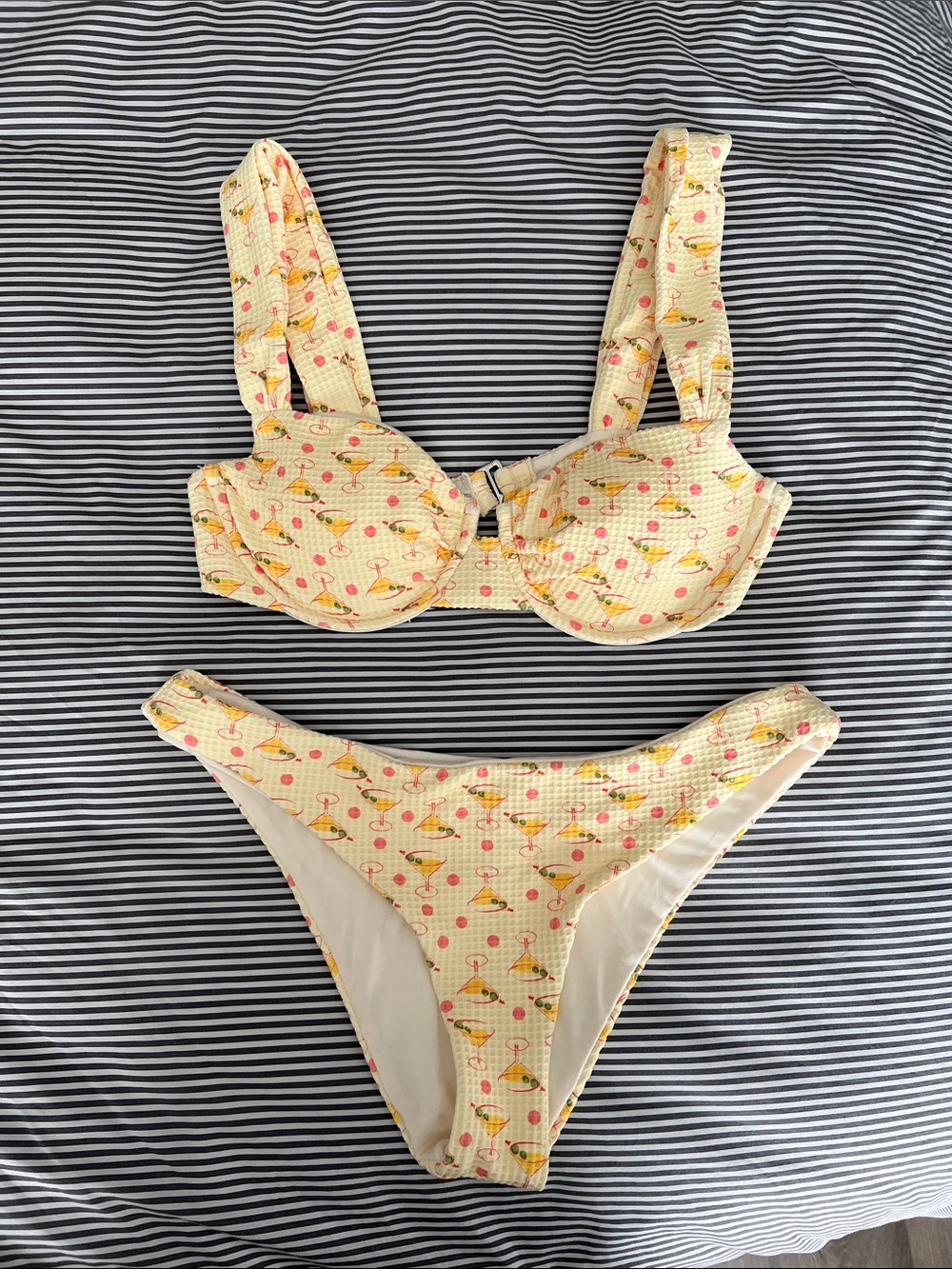 Women's Yellow Cocktail Print Underwire Bikini Set